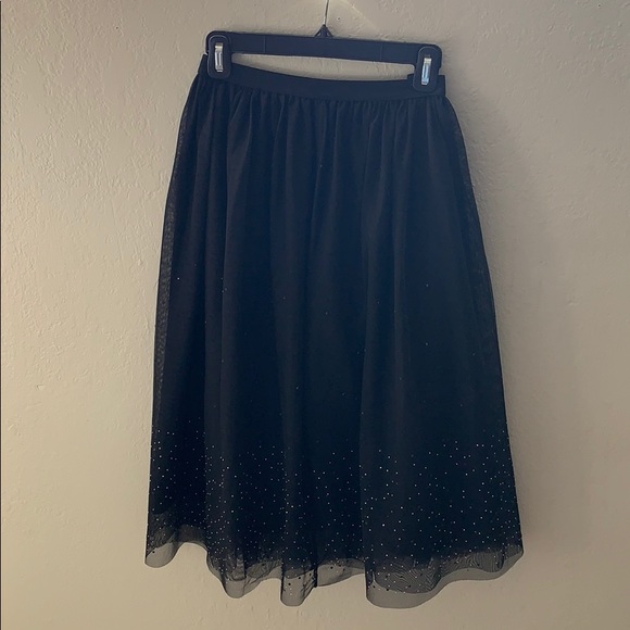 Black, a line skirt - Picture 1 of 2